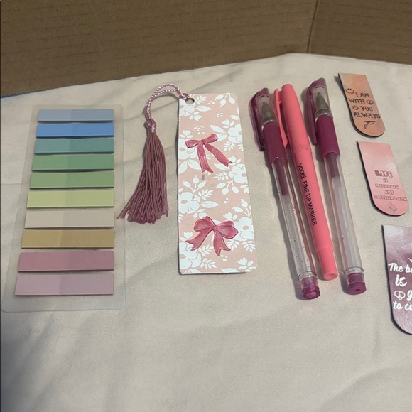 Bookish bundle - Picture 3 of 5